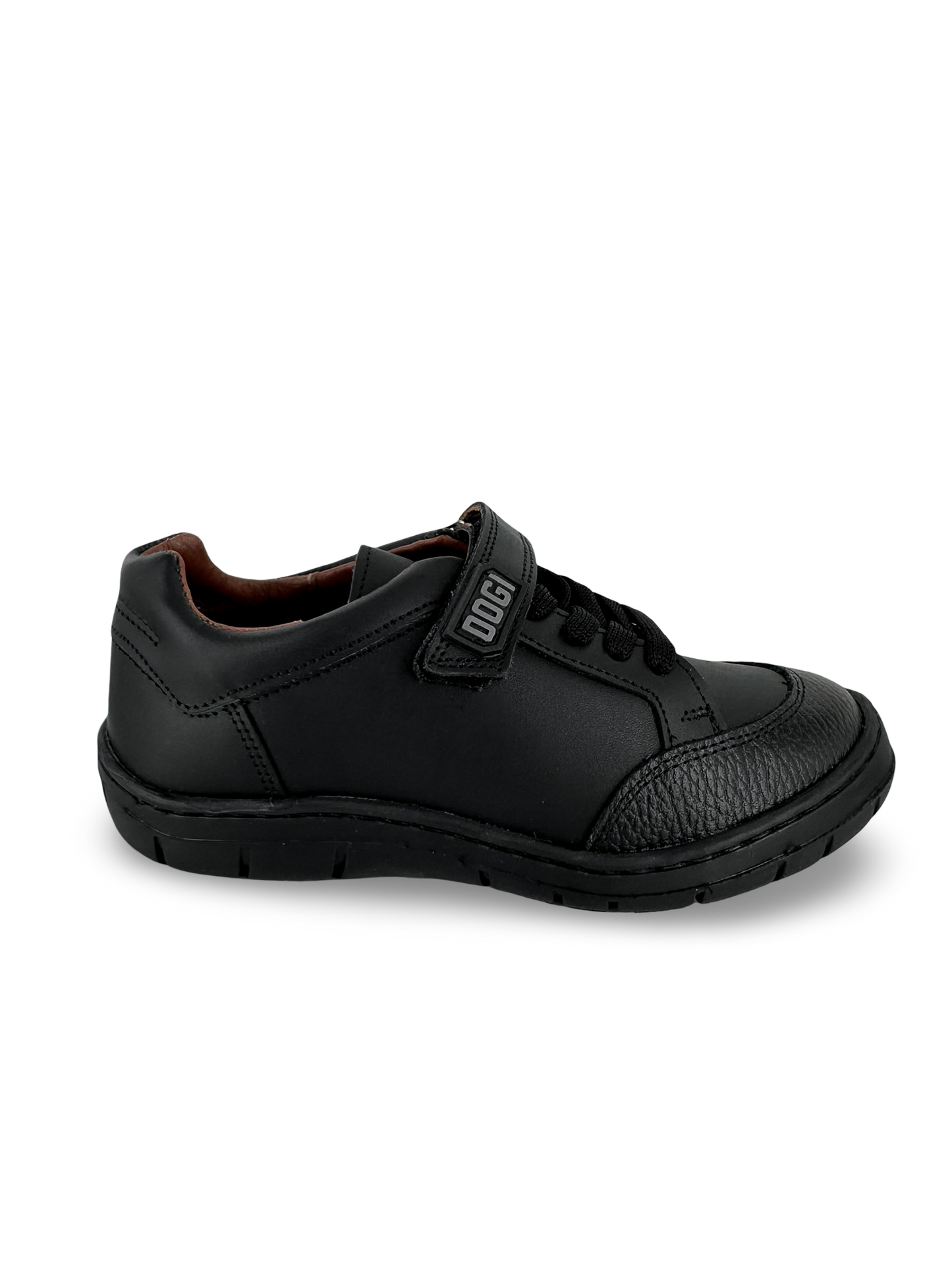 CALZADO NIÑO ESCOLAR NEGRO CON AGUJETA ANTIDERRAPANTE 5091 MARCA DOGI