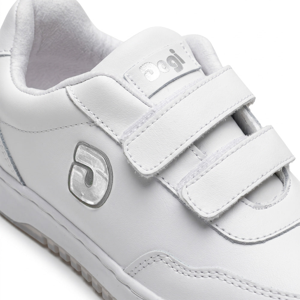TENIS BLANCO CON VELCRO DE BOTA 7575